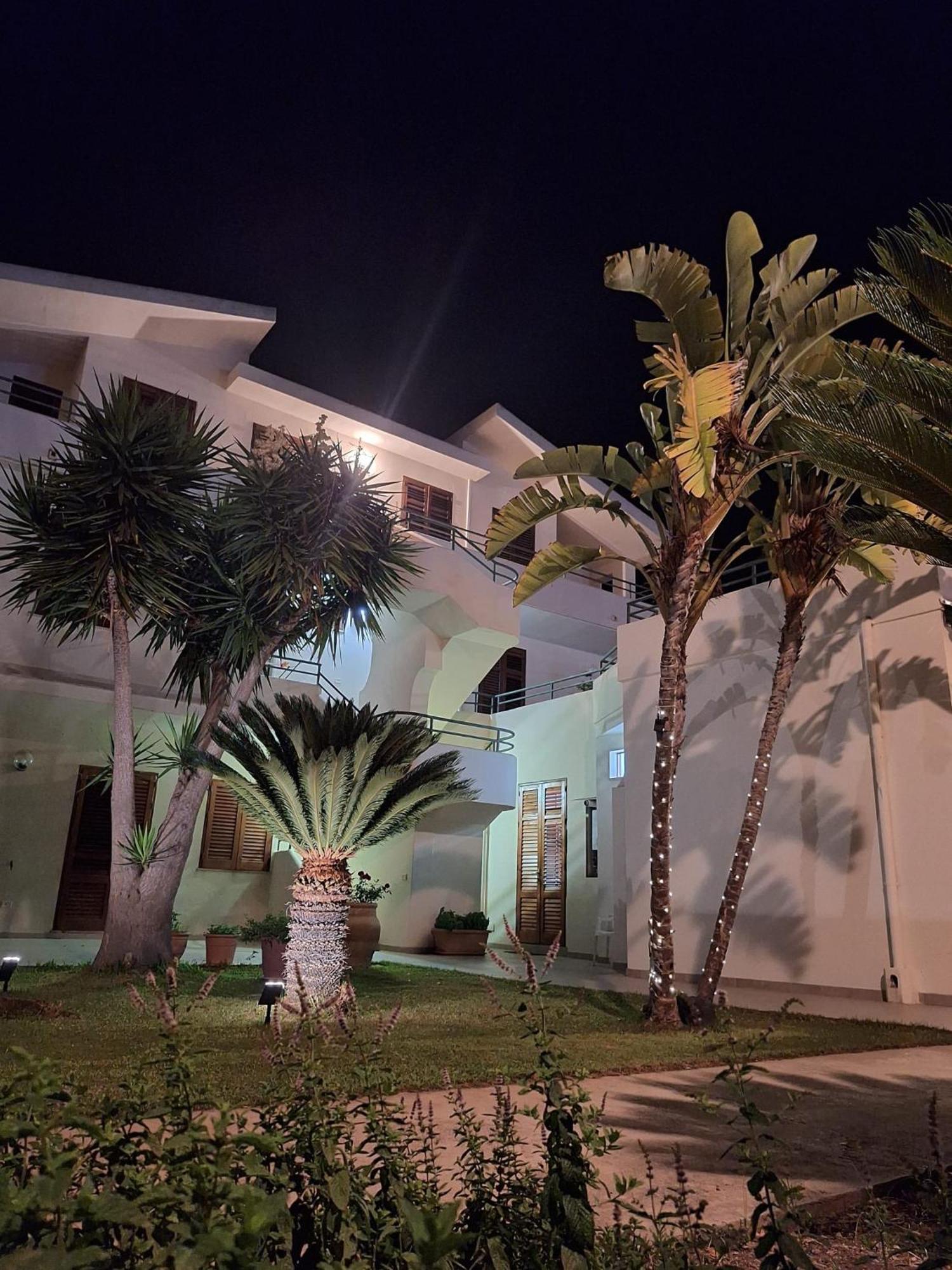 Villa Fiori Beach เมนฟี ภายนอก รูปภาพ