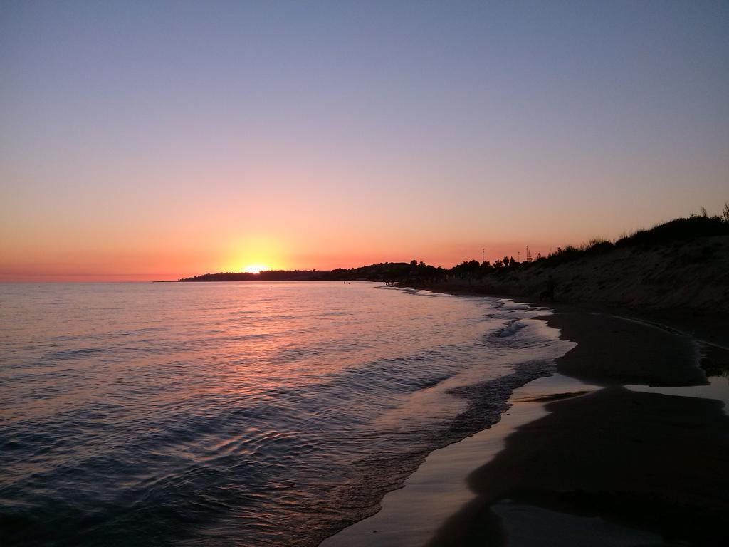 Villa Fiori Beach เมนฟี ภายนอก รูปภาพ